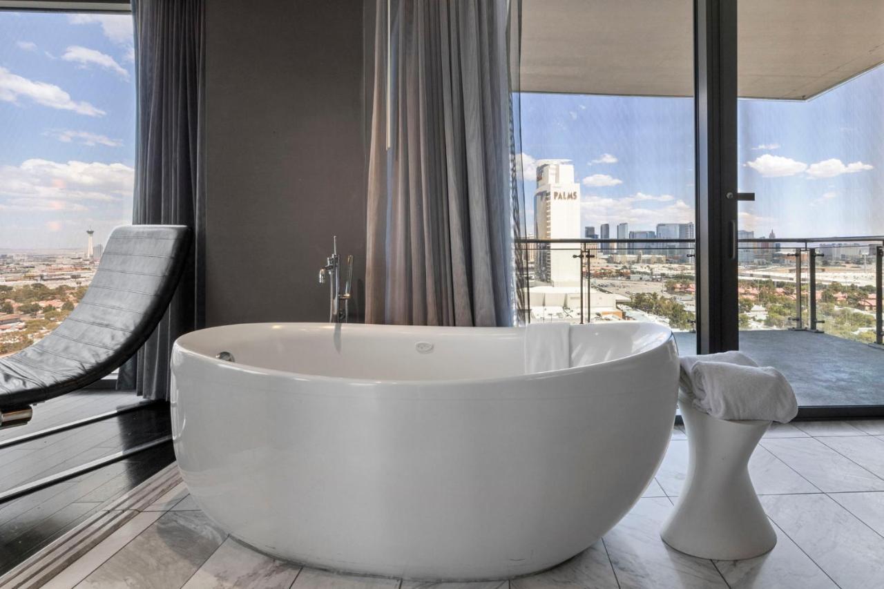 Huge Modern Luxury 17 Floor Panoramic Corner Suite With Open Balcony Las Vegas Bagian luar foto