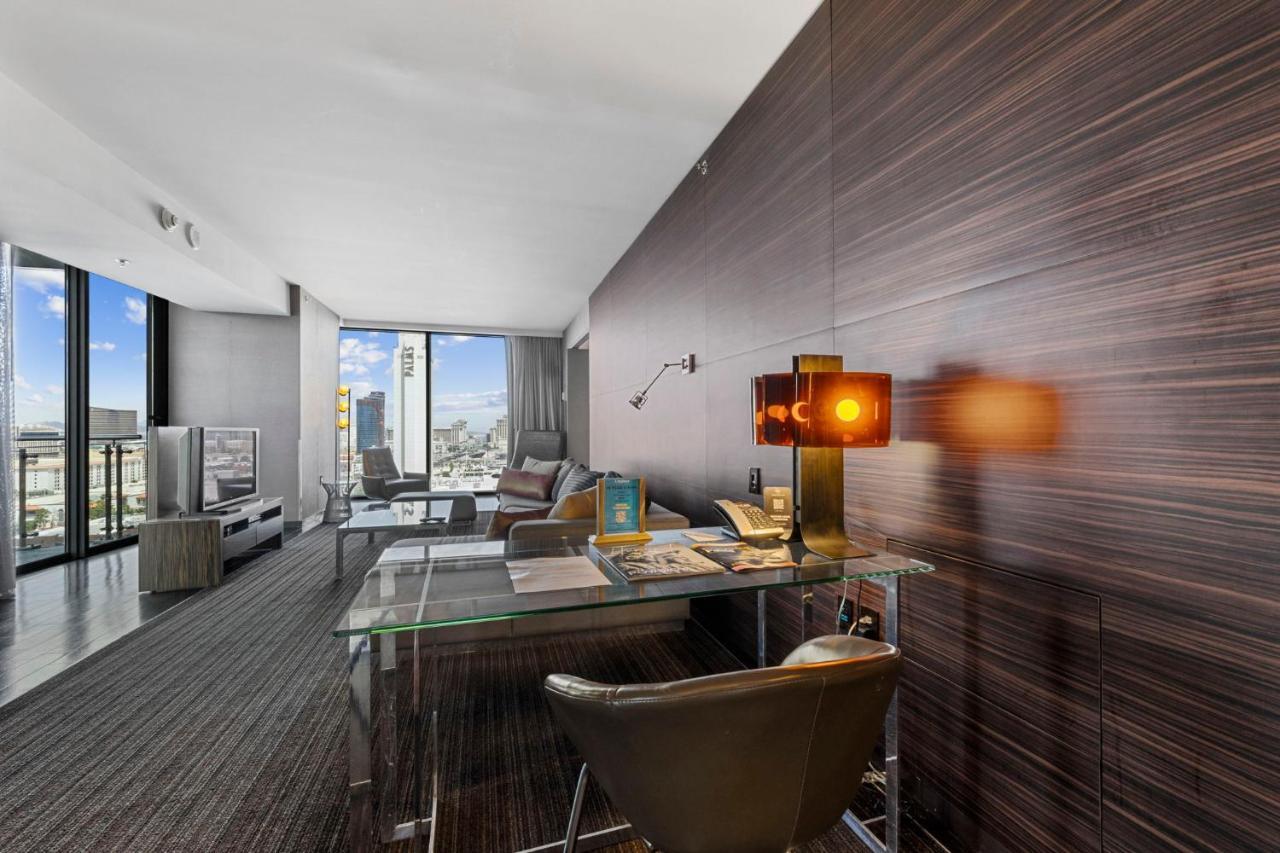 Huge Modern Luxury 17 Floor Panoramic Corner Suite With Open Balcony Las Vegas Bagian luar foto